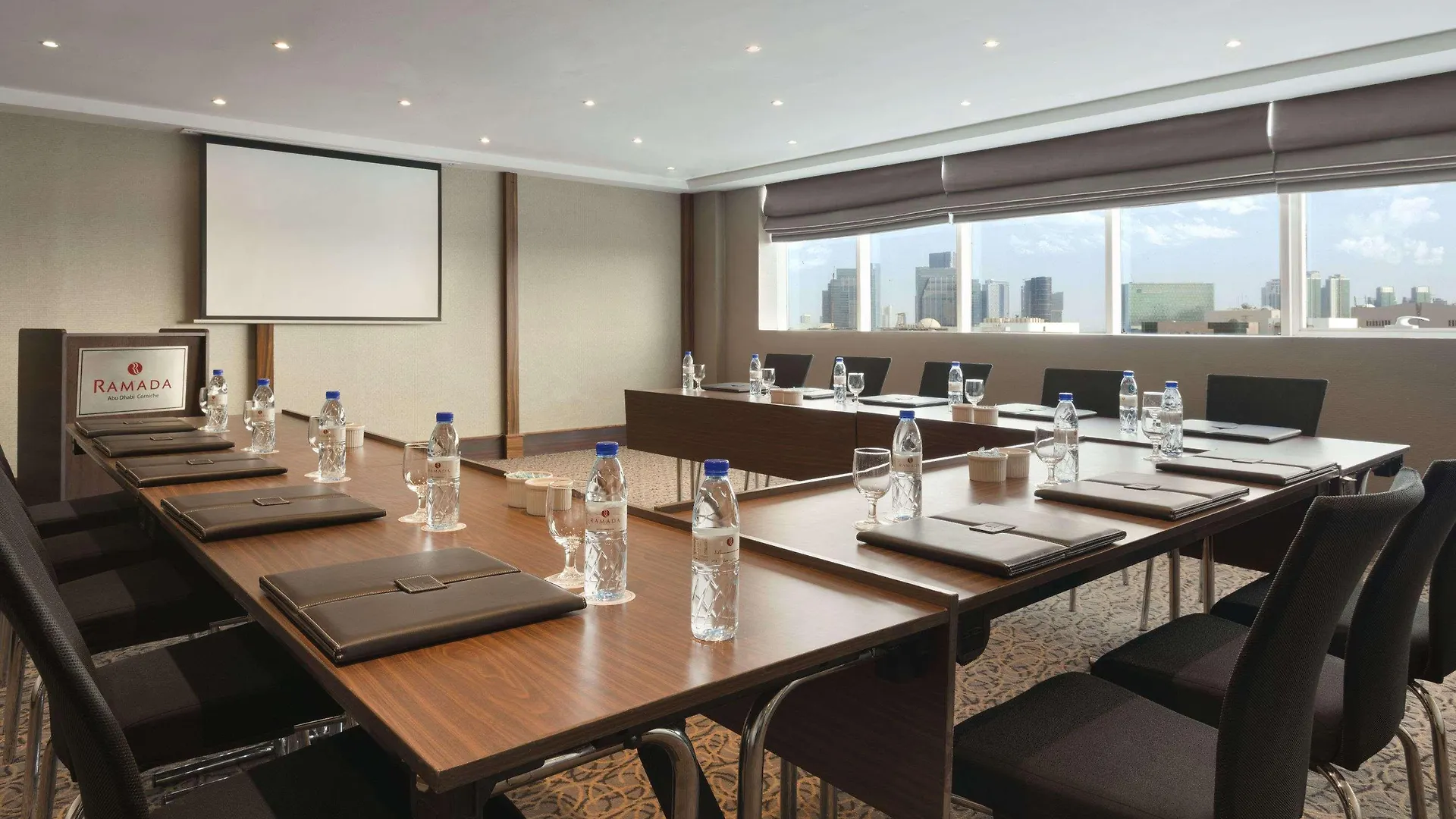 Hotel Ramada Abu Dhabi Corniche