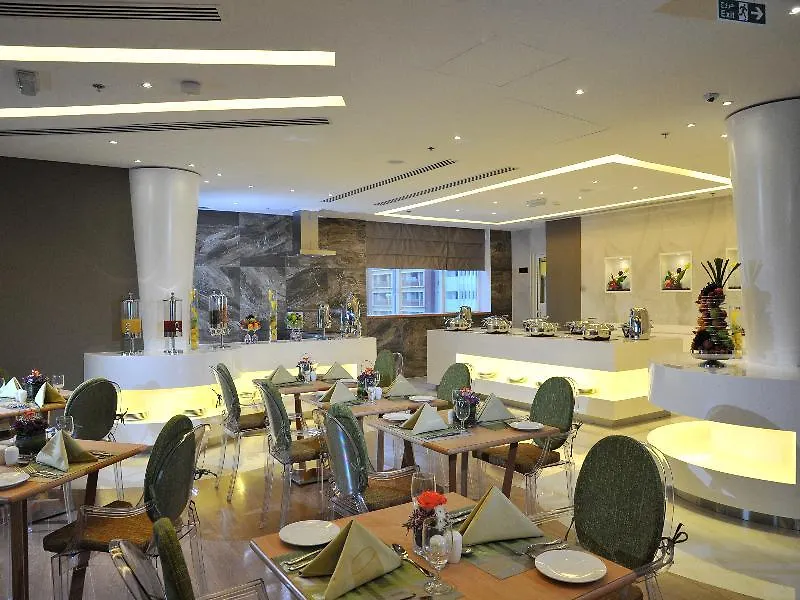 Hotel Ramada Abu Dhabi Corniche