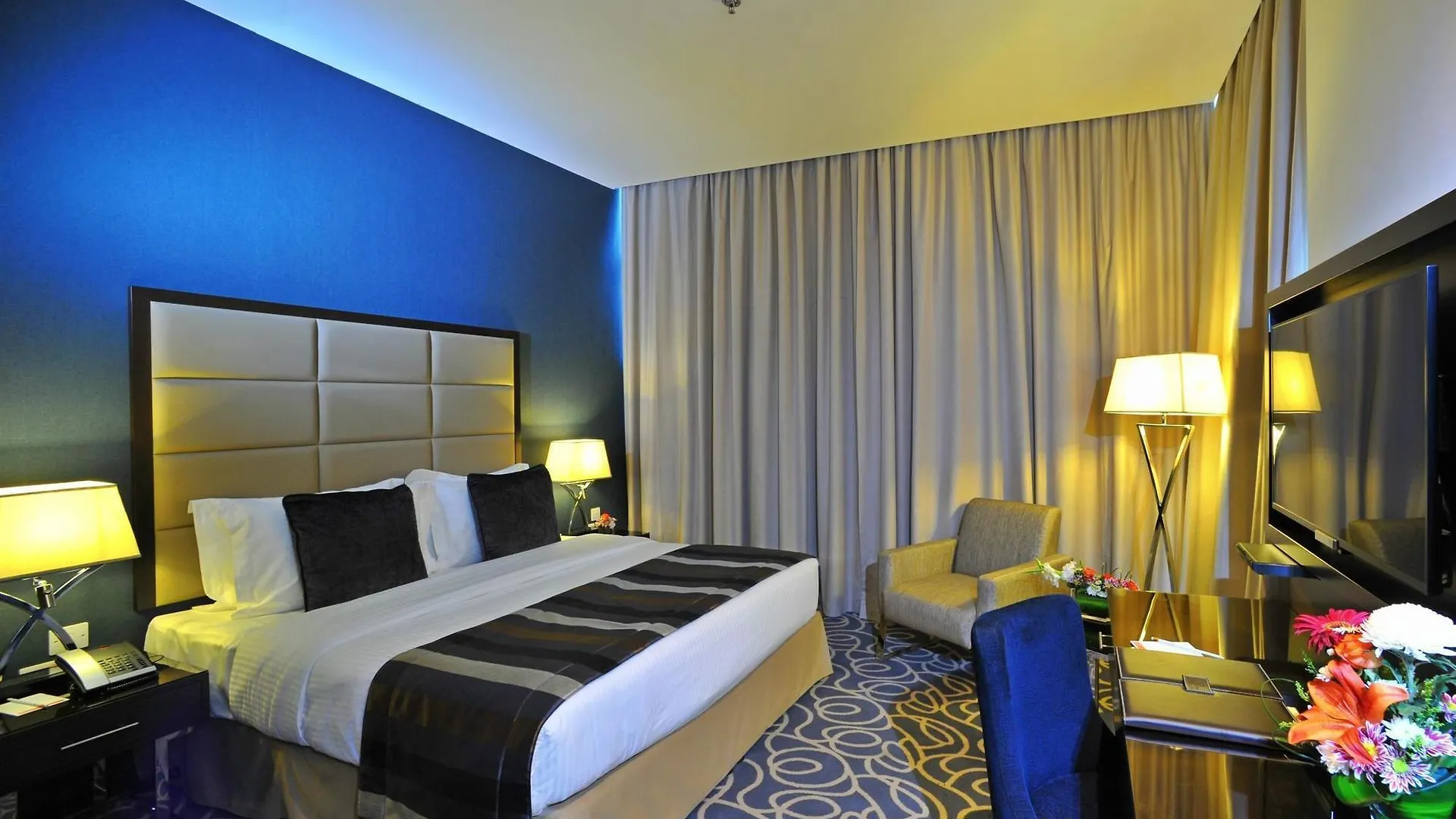 Ramada Abu Dhabi Corniche Hotel