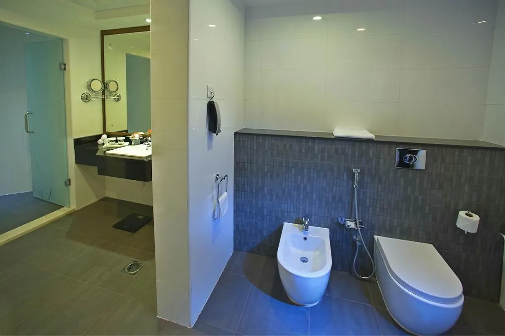 Ramada Abu Dhabi Corniche Hotell