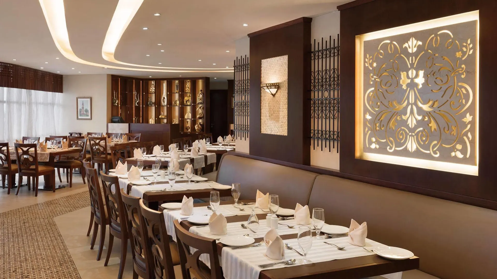 Ramada Abu Dhabi Corniche Hotell