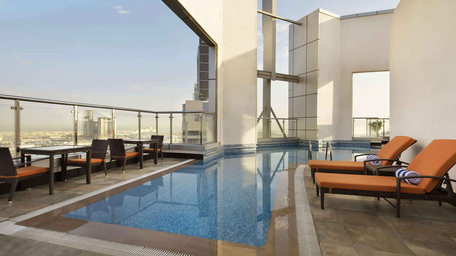 Ramada Abu Dhabi Corniche Hotel