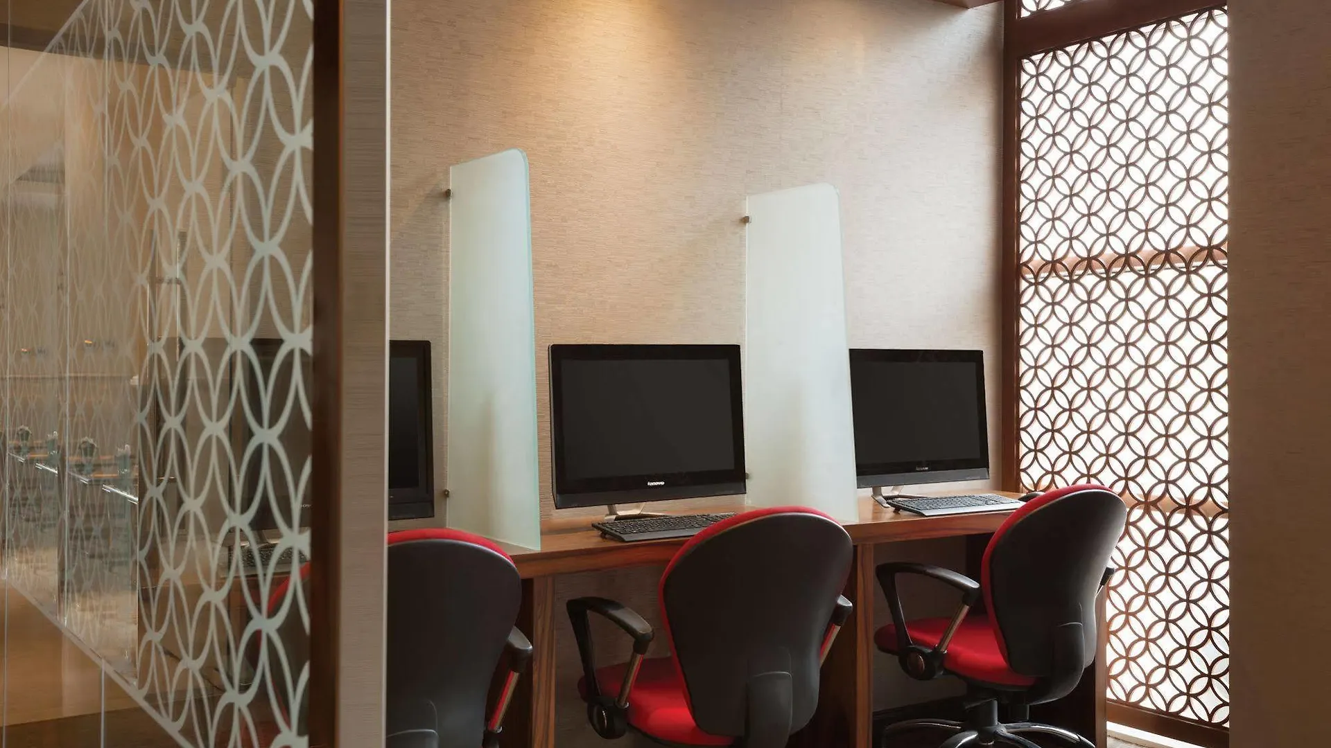 Ramada Abu Dhabi Corniche Hotel